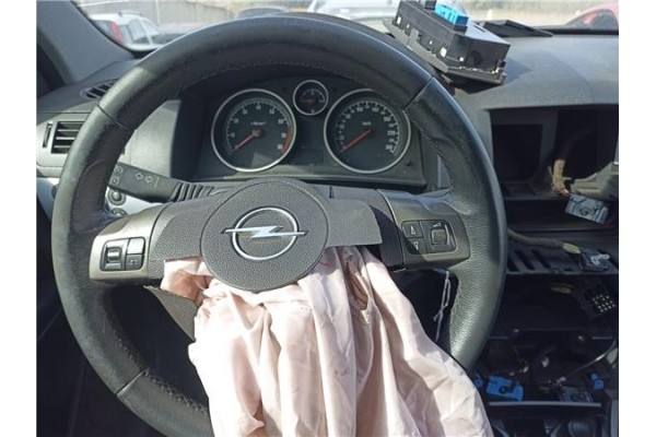 Recambio de volante para opel astra h gtc 1.4 referencia OEM IAM 913316  