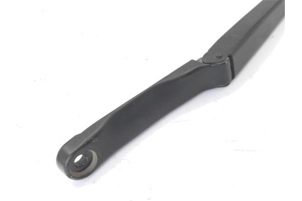 Recambio de brazo limpiaparabrisas delantero derecho para opel astra j 1.6 referencia OEM IAM 13289887  