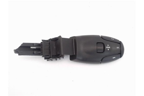 Recambio de mando multifuncion para peugeot 207 referencia OEM IAM   
