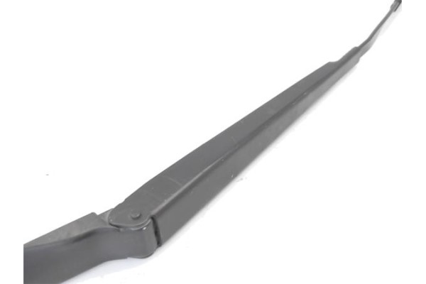 Recambio de brazo limpiaparabrisas delantero derecho para opel astra j 1.6 referencia OEM IAM 13289887  
