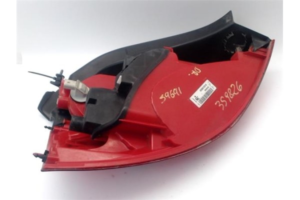 Recambio de piloto trasero derecho para renault megane ii (bm0/1_, cm0/1_) 1.6 16v (bm0c, cm0c) referencia OEM IAM 8200413216  