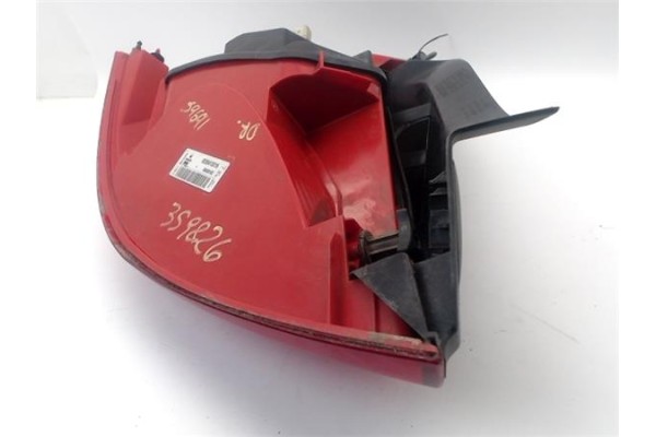 Recambio de piloto trasero derecho para renault megane ii (bm0/1_, cm0/1_) 1.6 16v (bm0c, cm0c) referencia OEM IAM 8200413216  