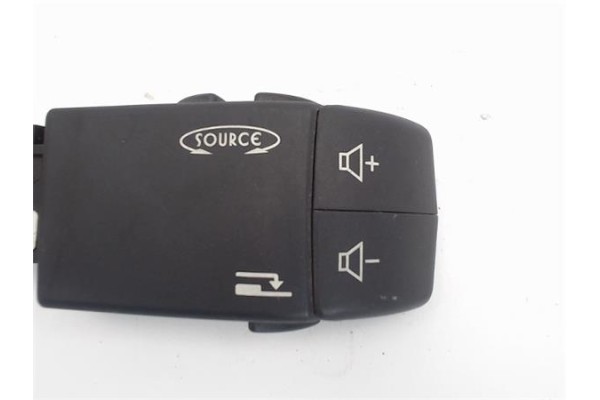Recambio de mando multifuncion para renault clio ii fase ii (b/cb0) referencia OEM IAM 8200058695  