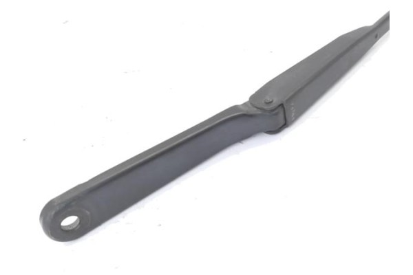 Recambio de brazo limpiaparabrisas delantero derecho para renault trafic ii furgón (fl) 2.5 dti referencia OEM IAM 7701050584  