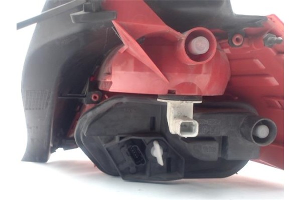 Recambio de piloto trasero izquierdo para renault megane ii (bm0/1_, cm0/1_) 1.6 16v (bm0c, cm0c) referencia OEM IAM 8200413214 