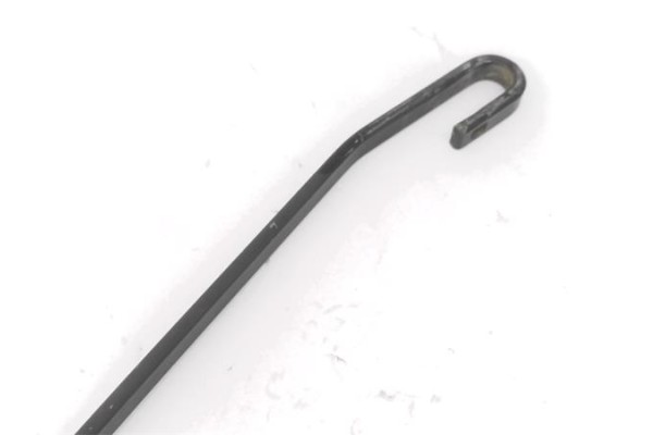 Recambio de brazo limpiaparabrisas delantero derecho para renault trafic ii furgón (fl) 2.5 dti referencia OEM IAM 7701050584  