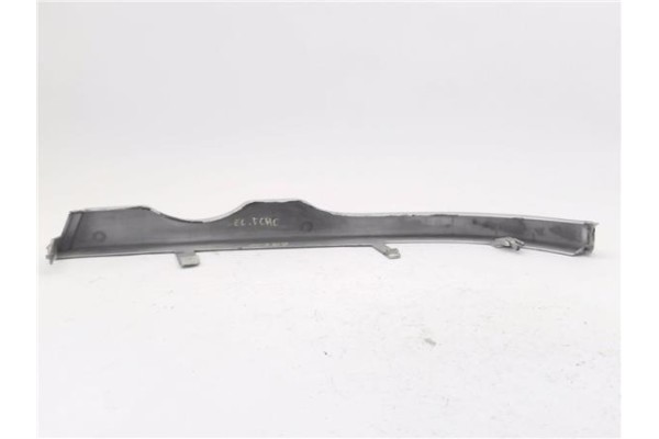 Recambio de cerquillo faro para bmw serie 3 coupe (e46) 2.5 323 ci referencia OEM IAM 63128384490  