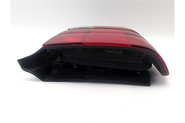 Recambio de piloto trasero derecho para bmw serie 3 compacto (e36) 1.6 316i referencia OEM IAM 63218357870  