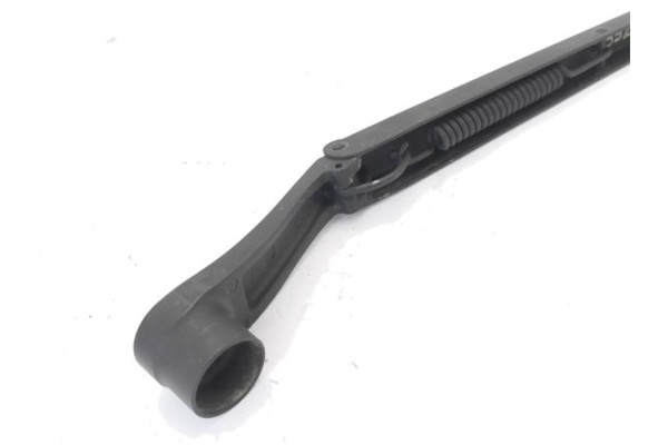 Recambio de brazo limpiaparabrisas delantero derecho para kia rio (jb) 1.4 16v referencia OEM IAM 983201G001  