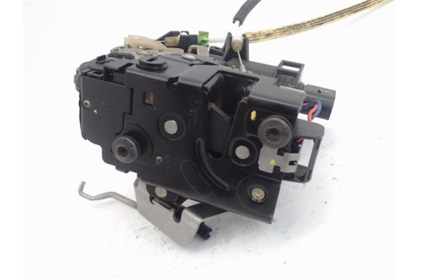 Recambio de cierre electromagnetico trasero izquierdo para audi allroad quattro (4b5) 2.5 tdi (132kw) referencia OEM IAM 4B08390