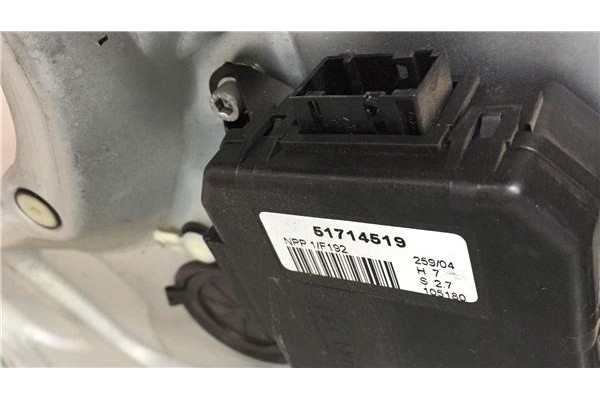 Recambio de elevalunas electrico delantero derecho para fiat stilo (192) 1.9 jtd (192_xe1a) referencia OEM IAM 00517452500 51714