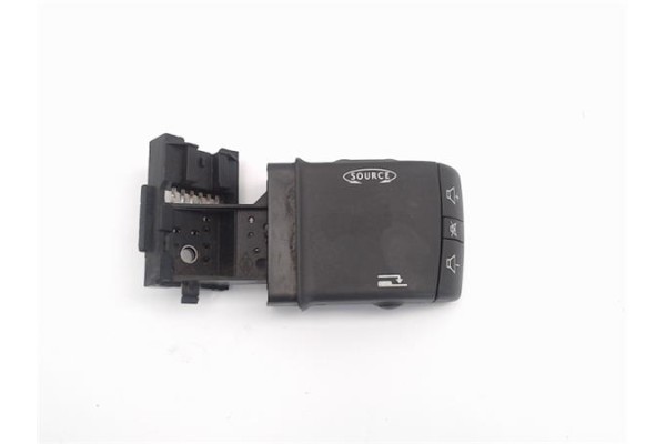Recambio de mando multifuncion para renault megane ii berlina 5p referencia OEM IAM 8200103769  