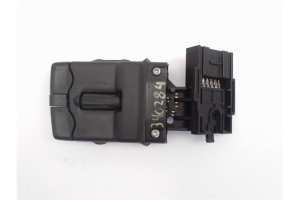 Recambio de mando multifuncion para renault megane ii berlina 5p referencia OEM IAM 8200103769  