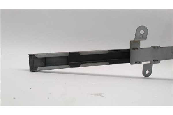 Recambio de cinturon seguridad trasero derecho para mercedes-benz clk (bm 209) coupe 2.7 270 cdi (209.316) referencia OEM IAM 13
