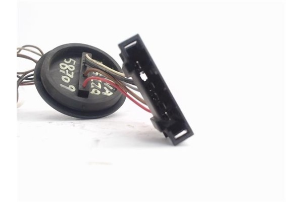 Recambio de cierre electromagnetico porton para audi a3 (8p1) 2.0 tdi 16v referencia OEM IAM 8P3827505  