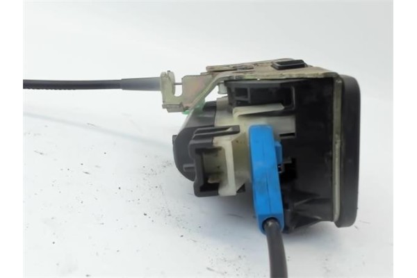 Recambio de cerradura puerta corredera derecha para renault kangoo 4x4 1.9 rapid referencia OEM IAM   
