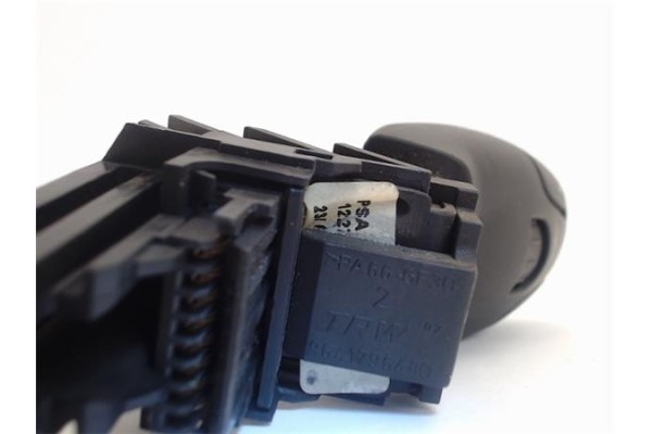 Recambio de mando multifuncion para citroen c4 berlina referencia OEM IAM 9641796480  