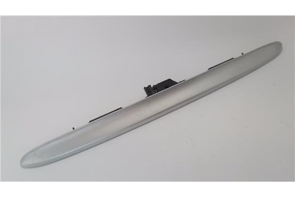 Recambio de moldura porton trasero para bmw serie 3 coupe (e46) 2.5 323 ci referencia OEM IAM 51130000051 51137031085 