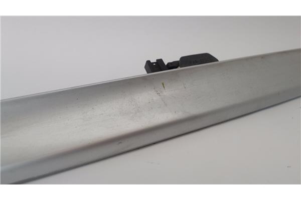 Recambio de moldura porton trasero para bmw serie 3 coupe (e46) 2.5 323 ci referencia OEM IAM 51130000051 51137031085 