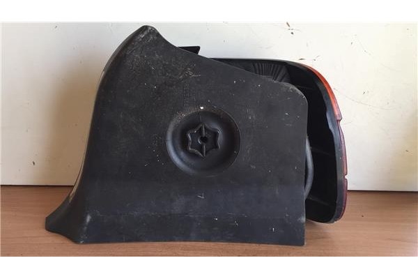 Recambio de piloto trasero izquierdo para bmw serie 3 compacto (e36) 1.6 316g referencia OEM IAM 8353805  