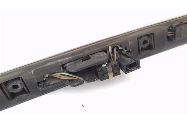 Recambio de moldura porton trasero para bmw serie 3 coupe (e46) 2.5 323 ci referencia OEM IAM 51130000051 51137031085 