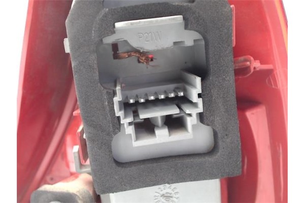 Recambio de piloto trasero izquierdo para renault clio iii 1.5 dci referencia OEM IAM 8200071414  8200917487 , RENAULT