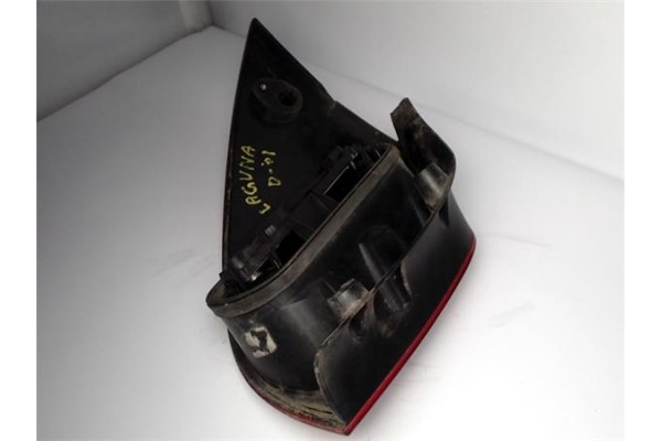 Recambio de piloto trasero derecho para renault laguna ii grandtour (kg0) 1.9 dci (kg0g) referencia OEM IAM 8200002472  