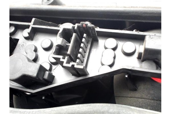 Recambio de piloto trasero derecho para renault laguna ii grandtour (kg0) 1.9 dci (kg0g) referencia OEM IAM 8200002472  