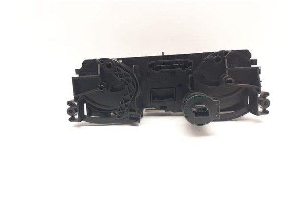 Recambio de mandos calefaccion / a.a. para mitsubishi colt cz3 berl. 5 (z30a) 1.1 inform (d) referencia OEM IAM 7820A221  