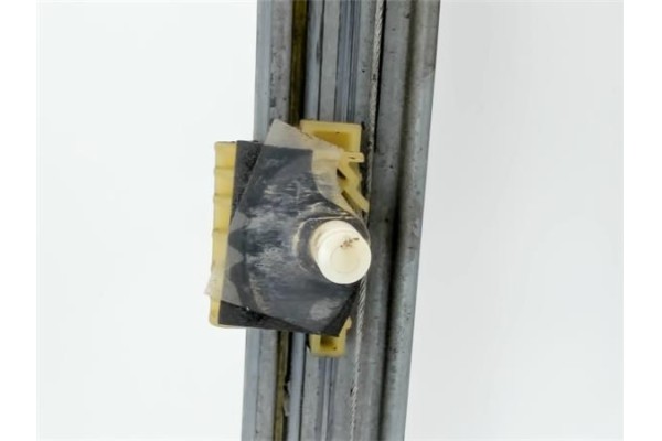 Recambio de mecanismo elevalunas delantero izquierdo para renault laguna iii berlina referencia OEM IAM 807010002R 851028 