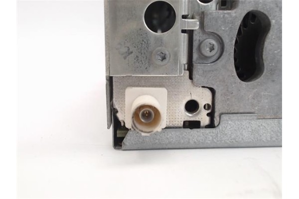 Recambio de radio / cd para citroen c4 berlina 1.4 16v referencia OEM IAM 7645137392 BP513766913603 