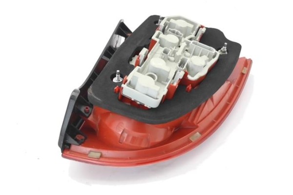 Recambio de piloto trasero derecho para volkswagen passat berlina (3b3) 1.9 tdi referencia OEM IAM 3B5945096AE  