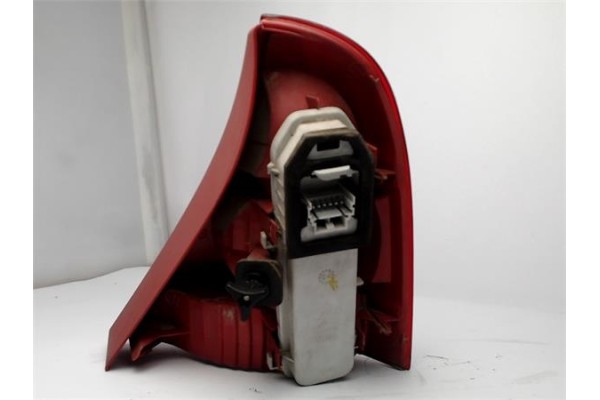 Recambio de piloto trasero izquierdo para renault clio ii fase i (b/cb0) 1.5 dci (b/cb07) referencia OEM IAM 8200714130 80023922