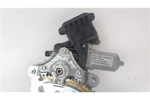 Recambio de mecanismo elevalunas delantero izquierdo para toyota corolla verso (e12) referencia OEM IAM 698200F010  