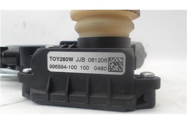 Recambio de mecanismo elevalunas delantero izquierdo para toyota corolla verso (e12) referencia OEM IAM 698200F010  