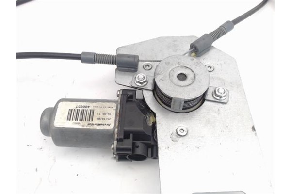 Recambio de mecanismo elevalunas delantero derecho para renault clio ii fase i (b/cb0) referencia OEM IAM 400857  