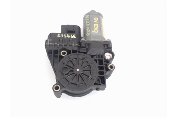 Recambio de motor elevalunas delantero izquierdo para audi allroad quattro (4b5) 2.5 tdi (132kw) referencia OEM IAM 4B0959801E  
