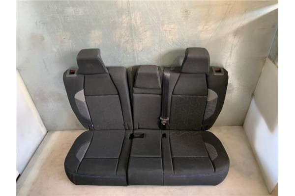Recambio de asiento trasero central para peugeot 2008 1.2 access referencia OEM IAM 16352565NN 16352567NN 