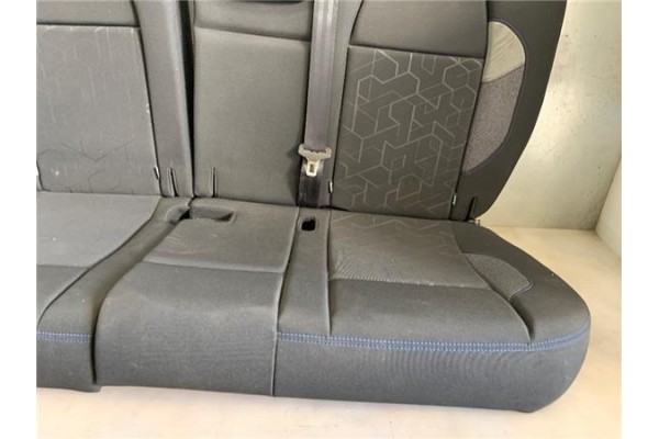Recambio de asiento trasero central para peugeot 2008 1.2 access referencia OEM IAM 16352565NN 16352567NN 