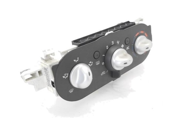 Recambio de mandos calefaccion / a.a. para renault twingo ii 1.2 16v (c06c, c06d, c06k) referencia OEM IAM 7701067954  
