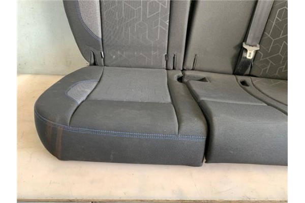 Recambio de asiento trasero central para peugeot 2008 1.2 access referencia OEM IAM 16352565NN 16352567NN 