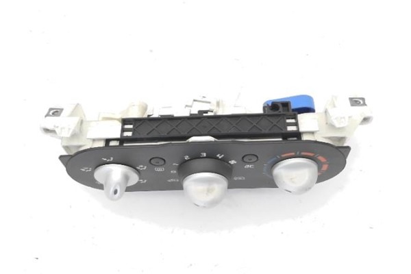 Recambio de mandos calefaccion / a.a. para renault twingo ii 1.2 16v (c06c, c06d, c06k) referencia OEM IAM 7701067954  