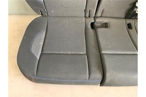 Recambio de asiento trasero central para peugeot 2008 1.2 access referencia OEM IAM 16352565NN 16352567NN 
