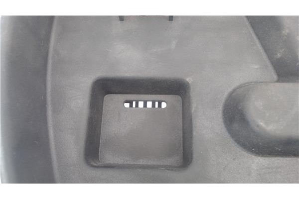 Recambio de asiento trasero central para peugeot 2008 1.2 access referencia OEM IAM 16352565NN 16352567NN 