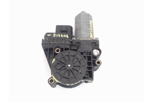 Recambio de motor elevalunas trasero derecho para audi allroad quattro (4b5) 2.5 tdi (132kw) referencia OEM IAM 4B0959802B  