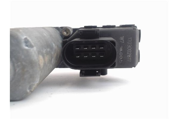 Recambio de motor elevalunas trasero derecho para audi allroad quattro (4b5) 2.5 tdi (132kw) referencia OEM IAM 4B0959802B  