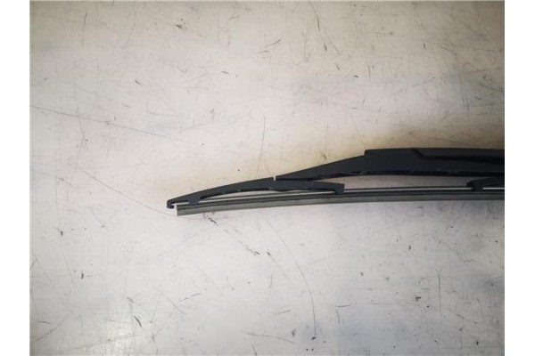 Recambio de brazo limpiaparabrisas trasero para peugeot 206 1.4 i referencia OEM IAM 9651169977  