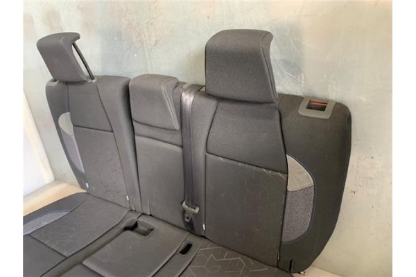 Recambio de asiento trasero central para peugeot 2008 1.2 access referencia OEM IAM 16352565NN 16352567NN 