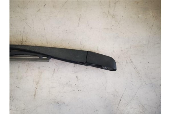 Recambio de brazo limpiaparabrisas trasero para peugeot 206 1.4 i referencia OEM IAM 9651169977  