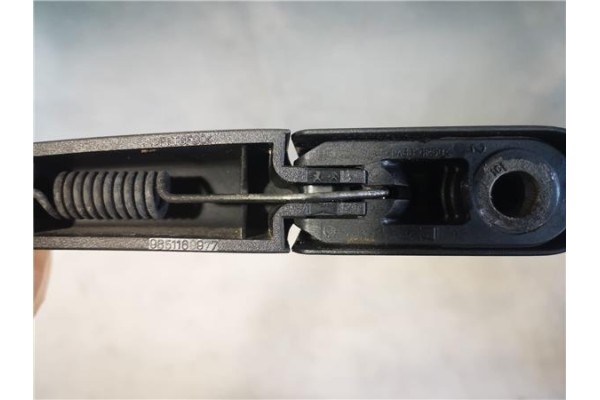 Recambio de brazo limpiaparabrisas trasero para peugeot 206 1.4 i referencia OEM IAM 9651169977  